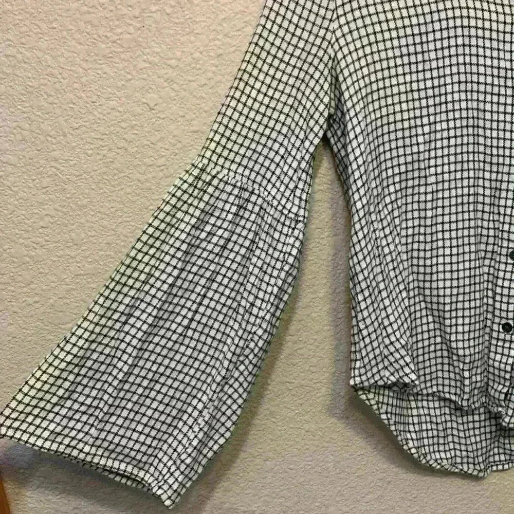 White with black window pane plaid sz M bell sleeves button down academia preppy - Picture 5 of 6